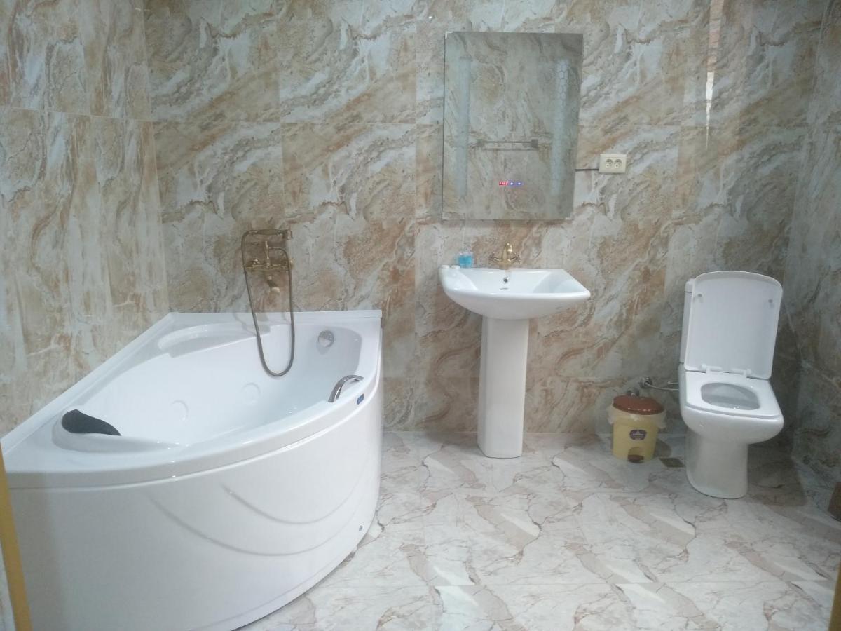 Hotel Royal Kutaisi Bagian luar foto