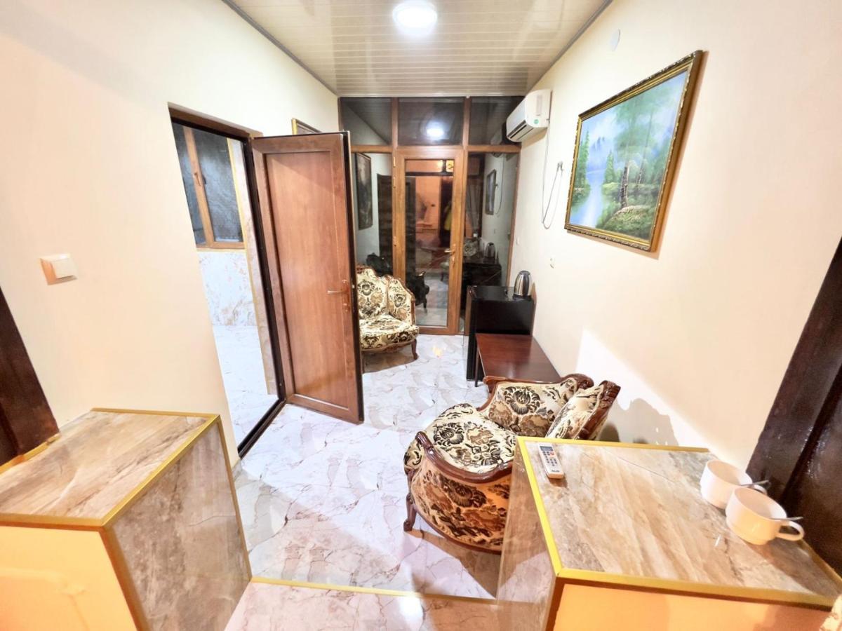 Hotel Royal Kutaisi Bagian luar foto