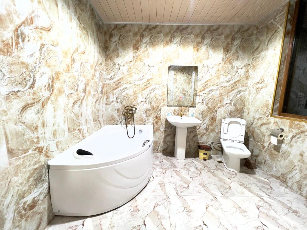 Hotel Royal Kutaisi Bagian luar foto